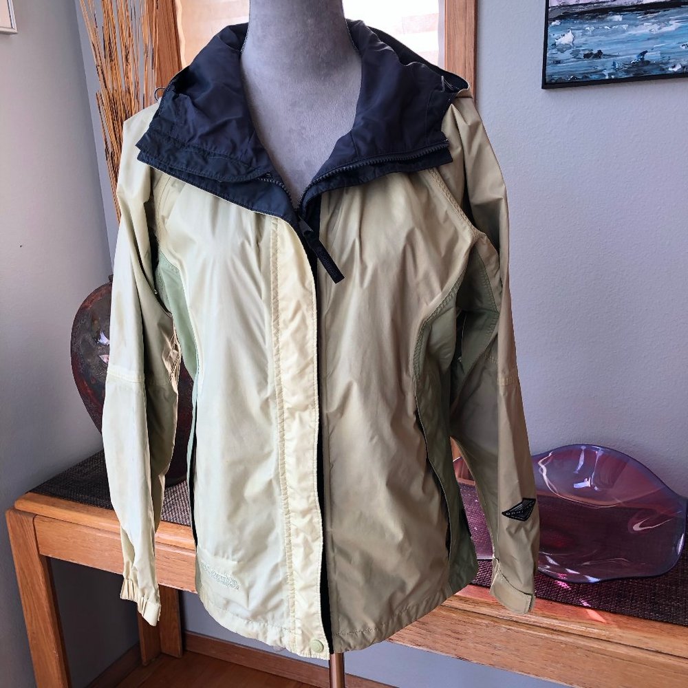 Columbia Women's Omni-Tech Water Repellent Shell - Size S